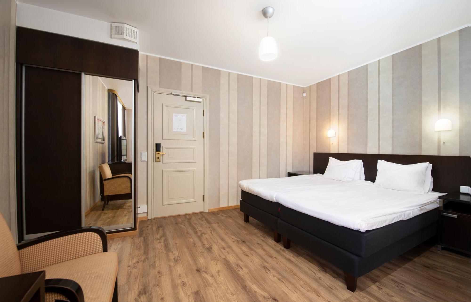 Hestia Hotel Barons Old Town Талин Екстериор снимка